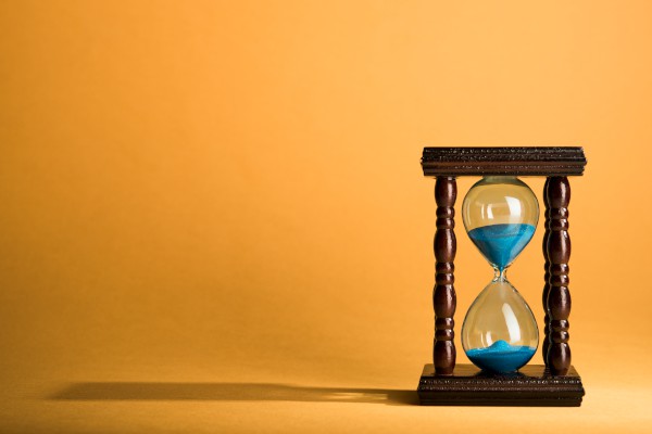 Hourglass concept for time (8)-600x400.jpg